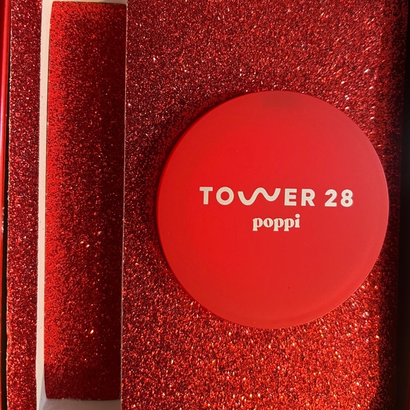 Tower 28 Fizz & Frost BLUSH ONLY - Picture 4 of 5